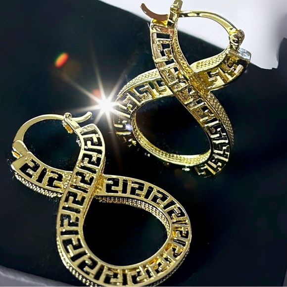 Infiniti Gold Hoop Rarrings - Picture 3 of 11